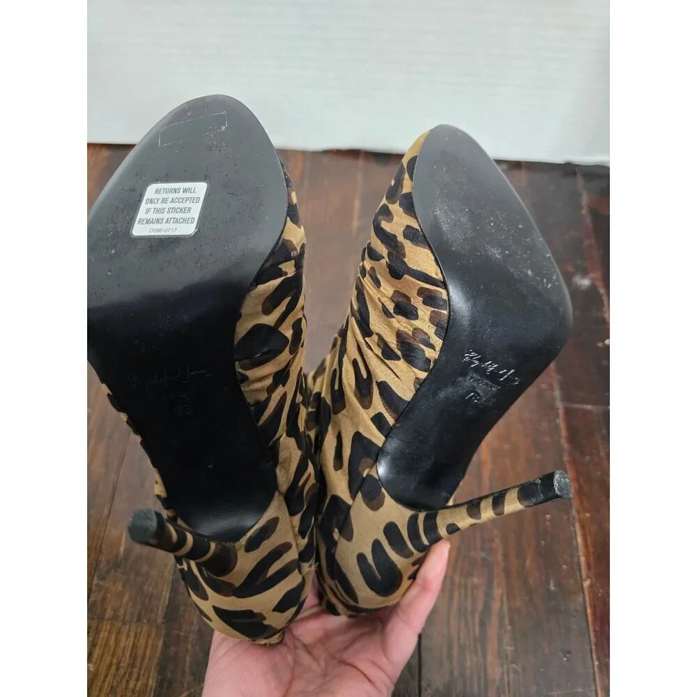 Elizabeth and James Rinna Leopard Slouch Stiletto Bootie size 7